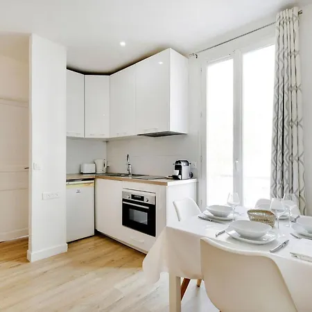 Apartment Sejour Parisien Pour 4, Pres De Montmartre Paris